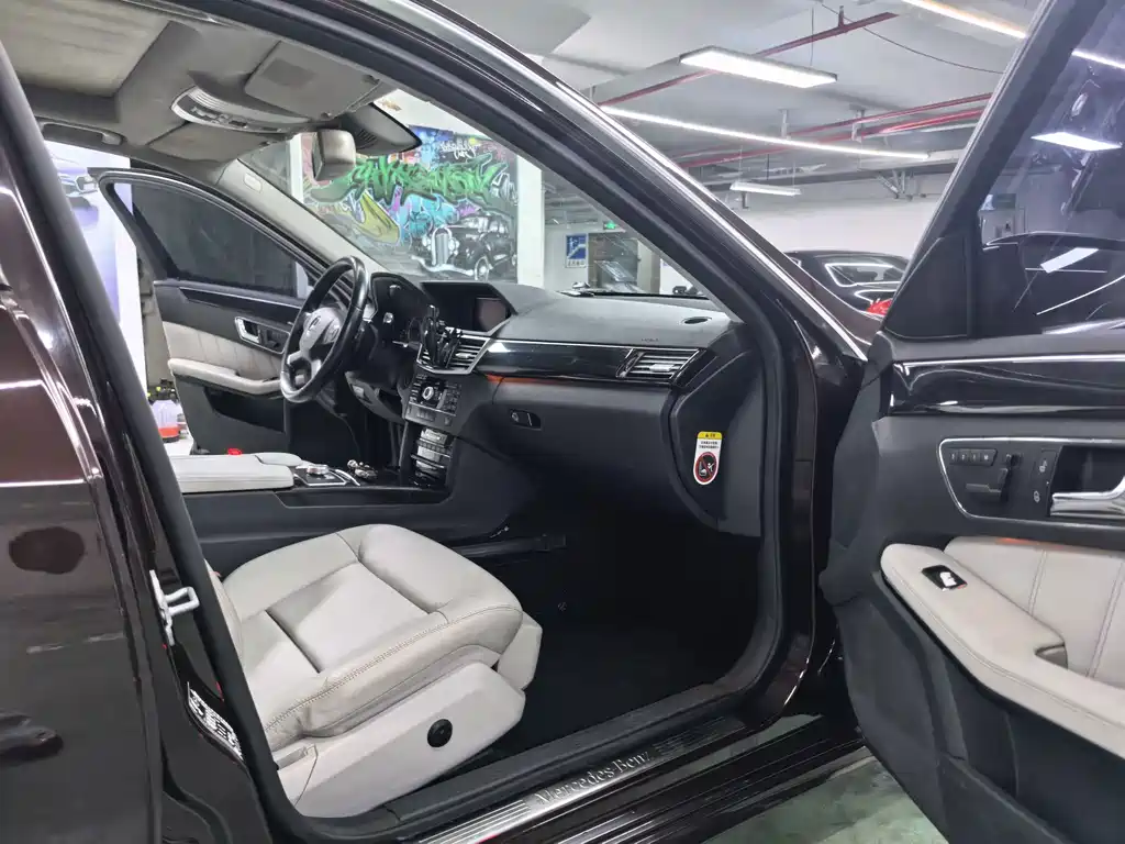 Mercedes-Benz E-Class — миниатюра 9