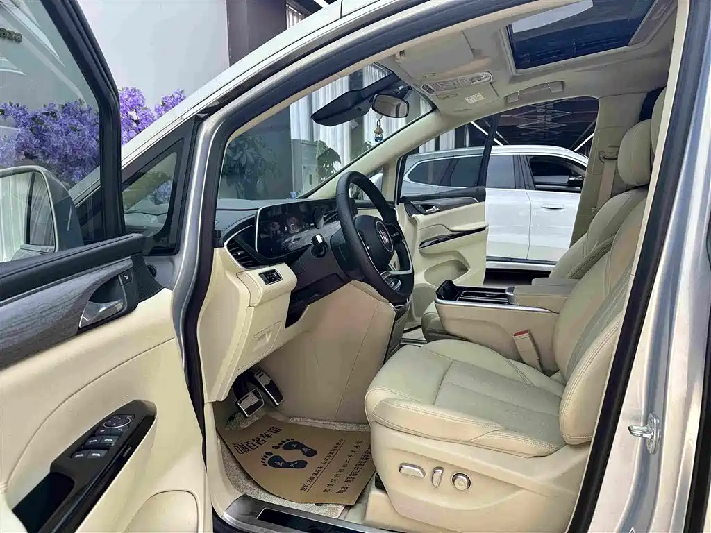 Buick GL8 Hybrid — миниатюра 9