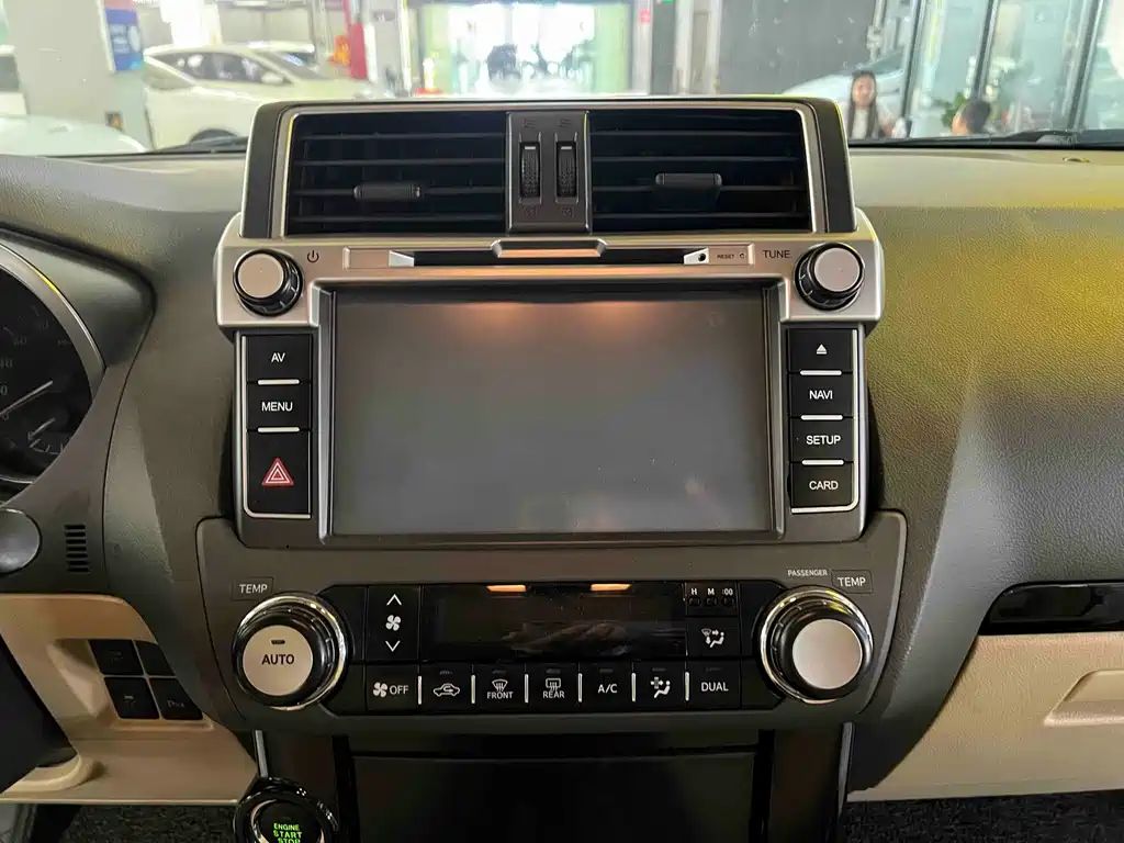 Toyota Prado (Import) — миниатюра 11