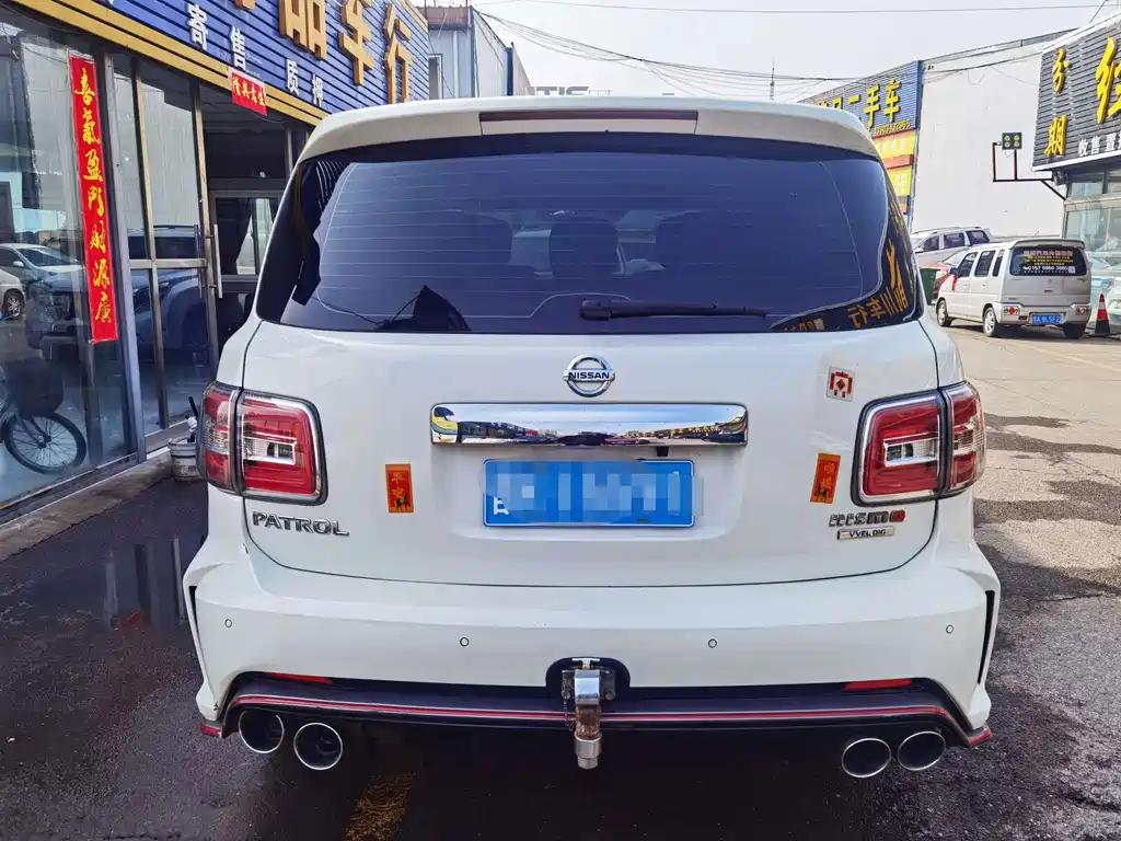 Nissan Patrol — миниатюра 10