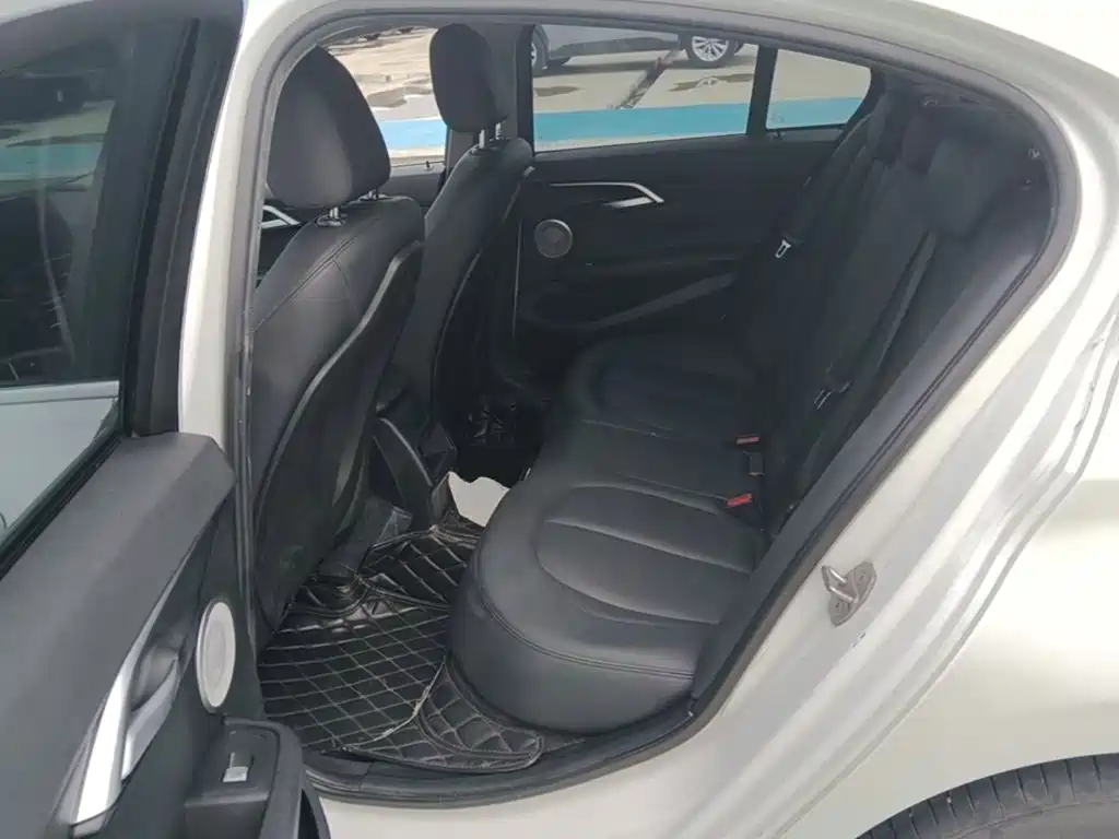 BMW 1 Series — миниатюра 17