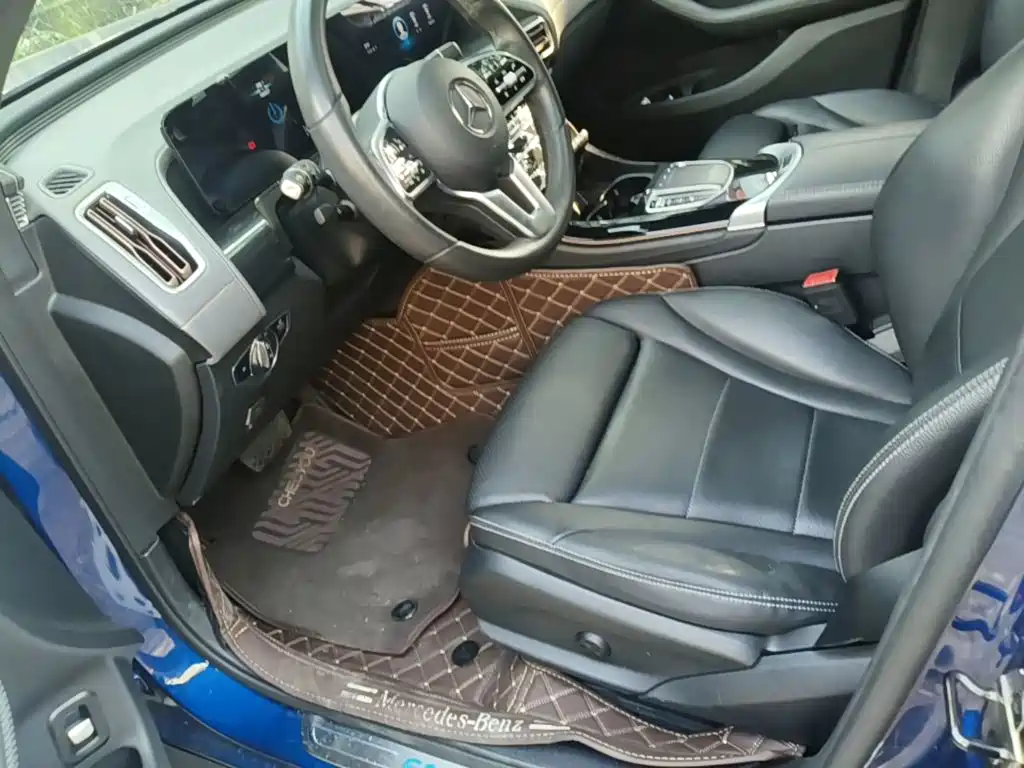 Mercedes-Benz EQC — миниатюра 15