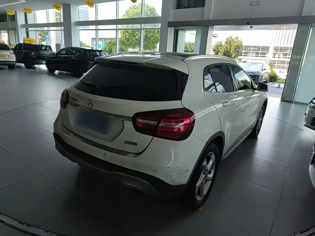 Mercedes-Benz GLA — миниатюра 7