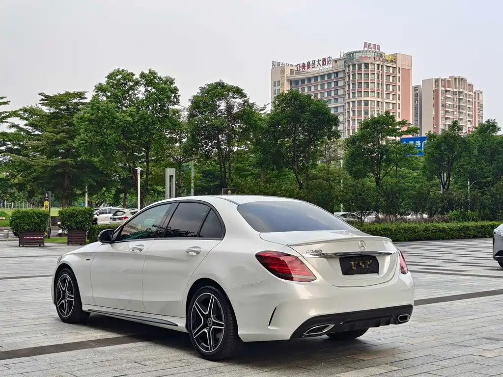 Mercedes-Benz C-Class — миниатюра 14