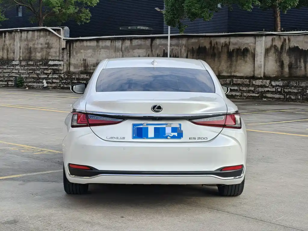 Lexus ES — миниатюра 5