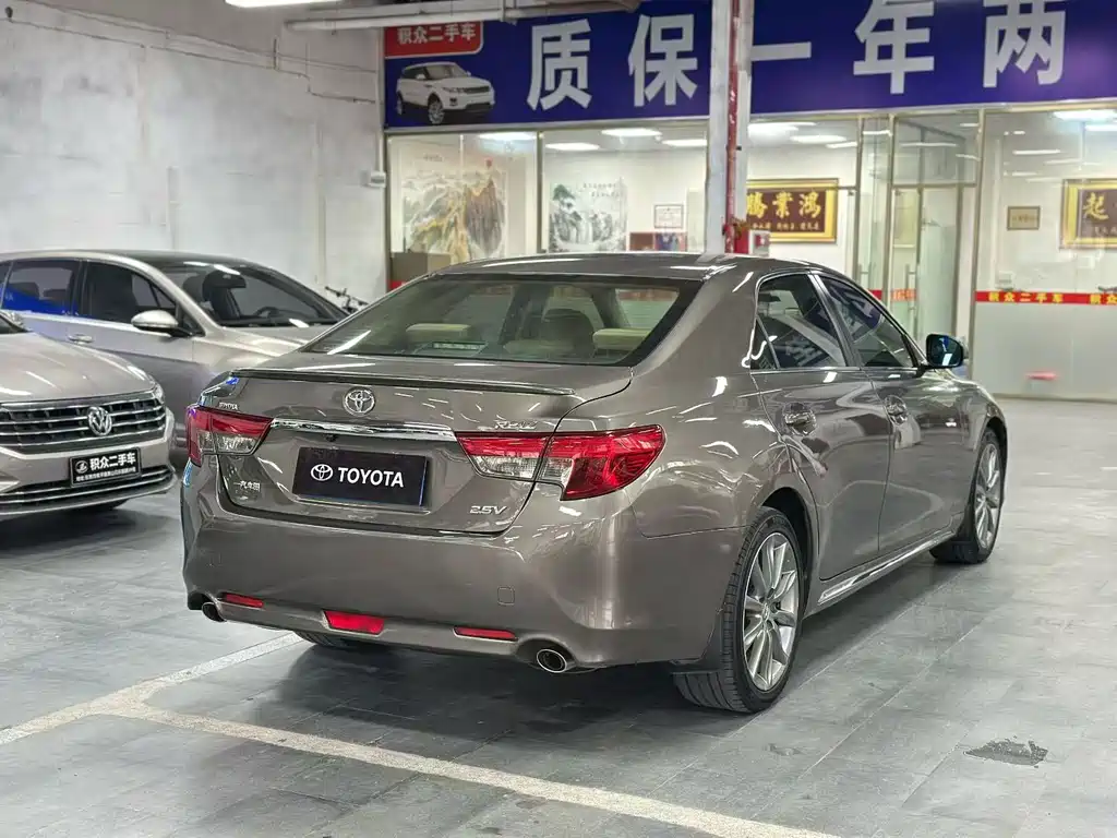 Toyota Reiz — миниатюра 9