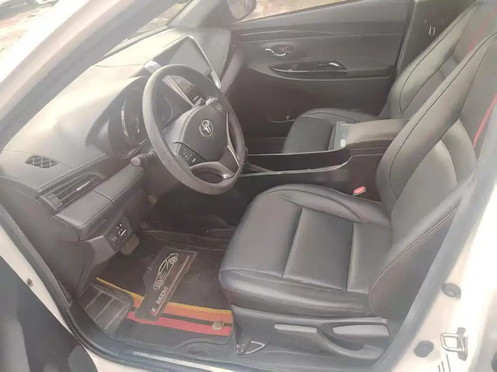Toyota Yaris L — миниатюра 8