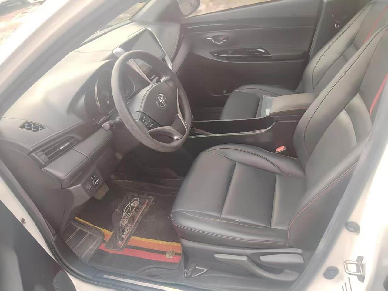 Toyota YARiS L Zhi Xuan 1.5 л 2022 г. Белый, пробег 30000 км