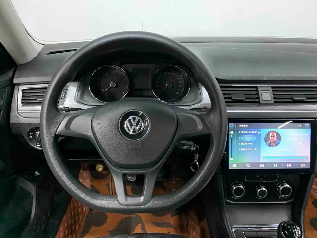 Volkswagen Bora 2019 1.5L MT Fashion V