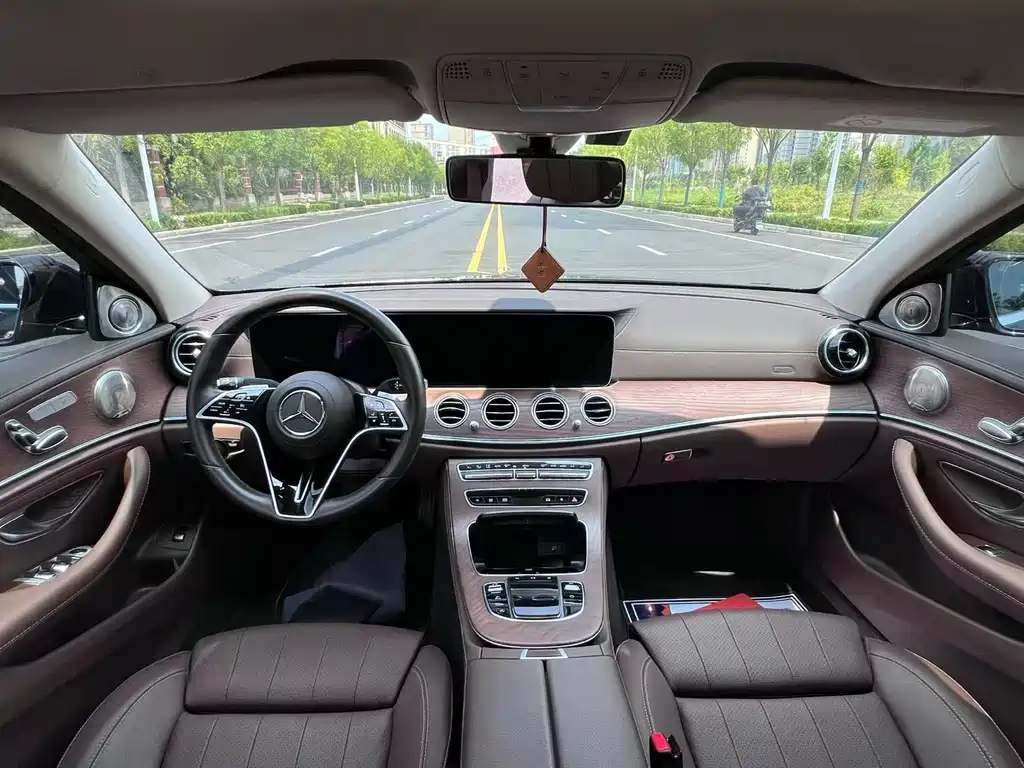 Mercedes-Benz E-Class E 2022 E 260 L