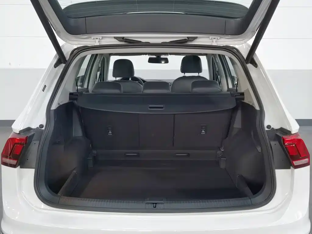 Volkswagen Tiguan L — миниатюра 16