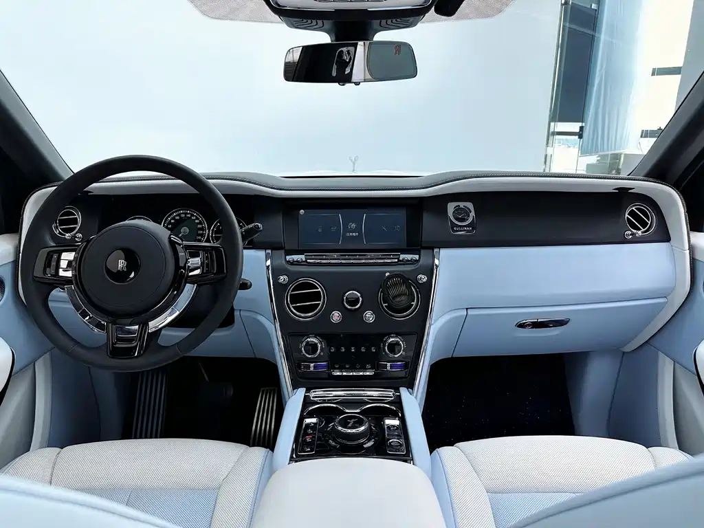 Rolls-Royce Cullinan — миниатюра 23