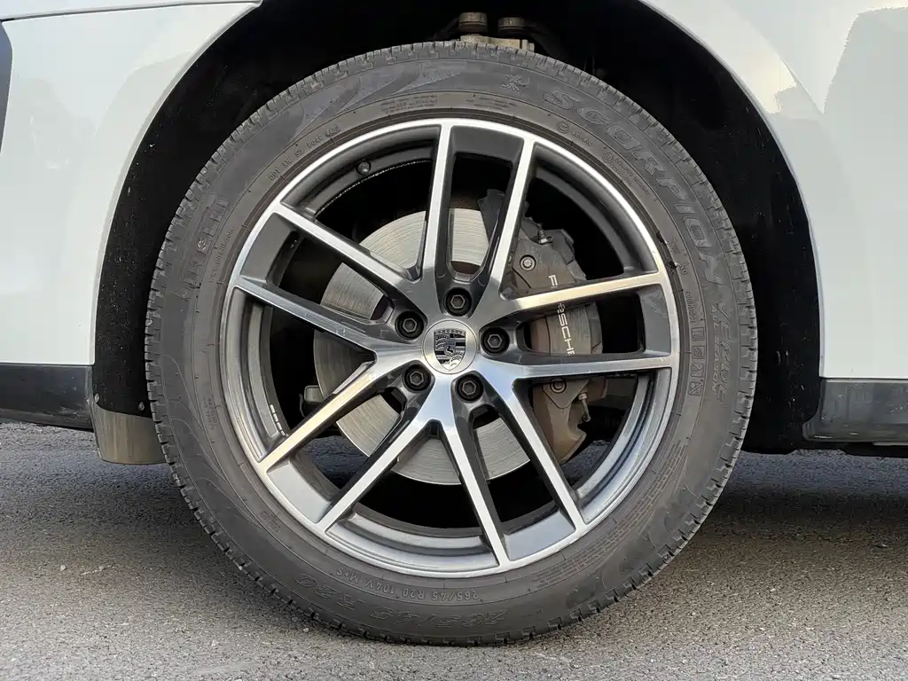 Porsche Macan — миниатюра 7