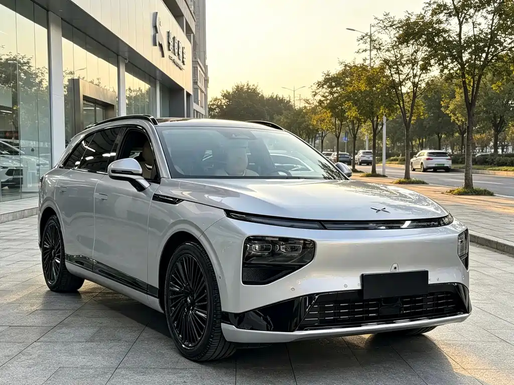 XPeng G9 — миниатюра 2