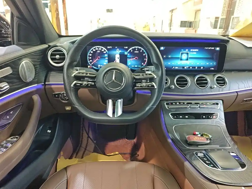 Mercedes-Benz E-Class (Import) — миниатюра 11