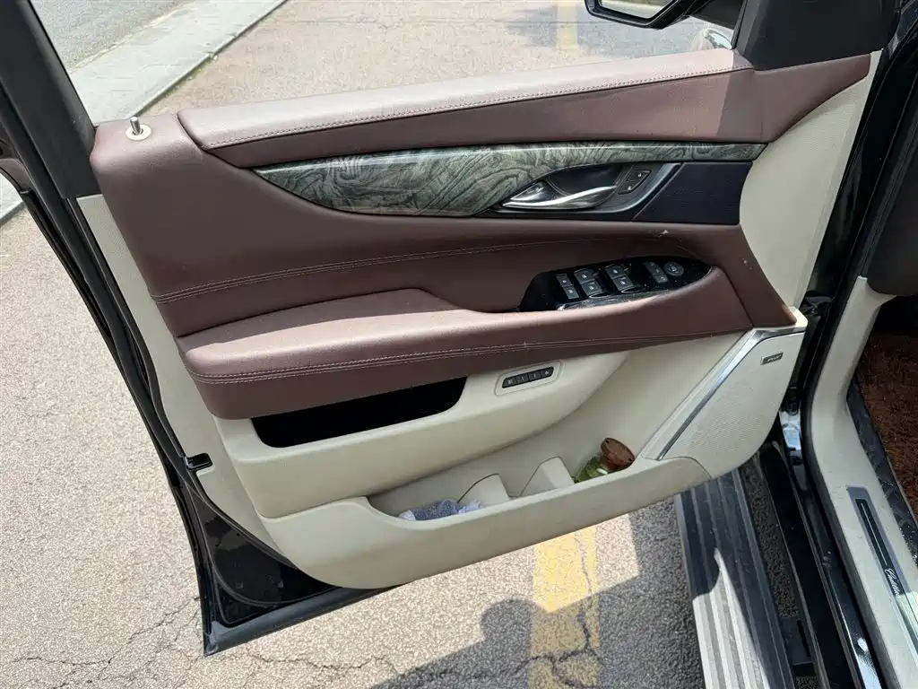 Cadillac Escalade 2017 6.2L