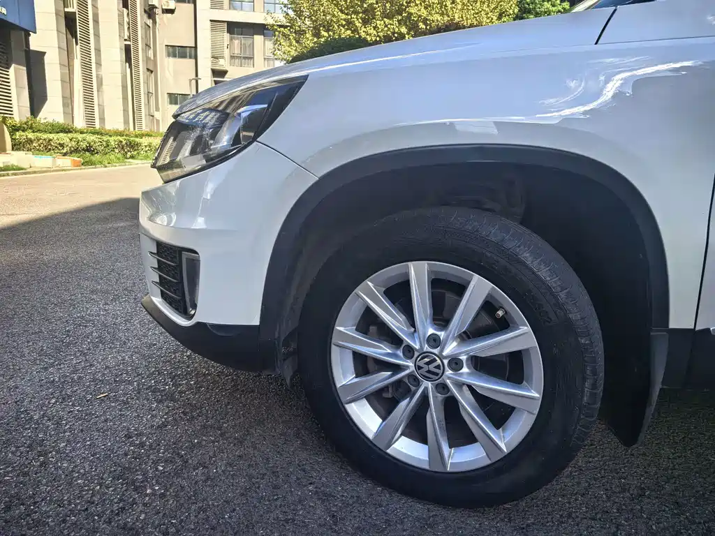 Volkswagen Tiguan — миниатюра 5