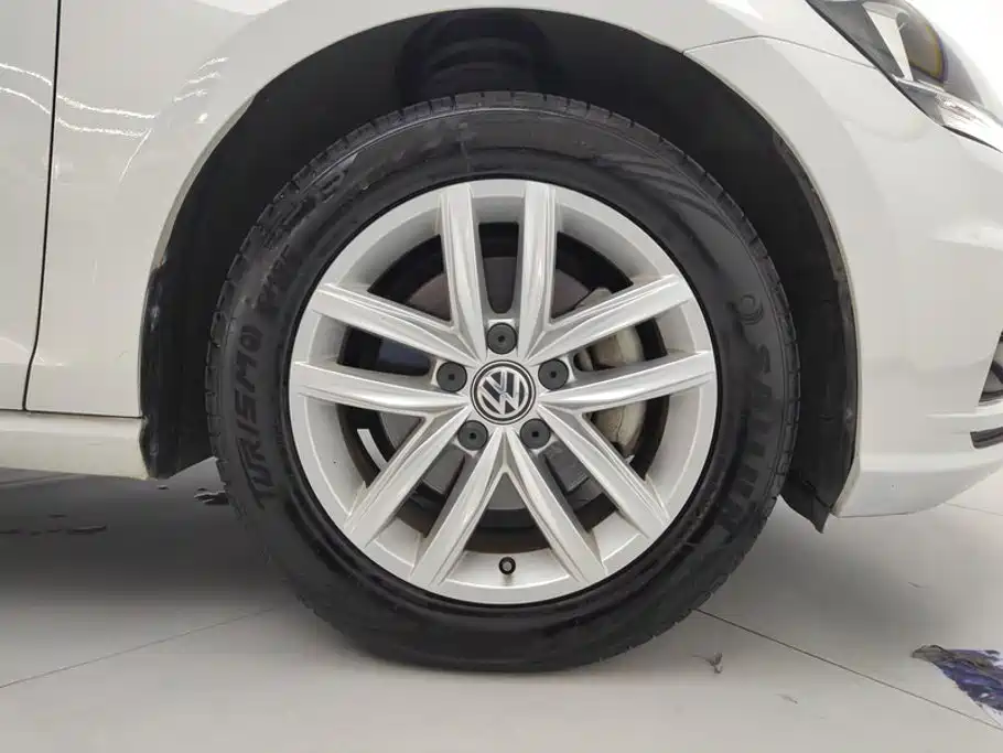 Volkswagen Golf — миниатюра 6