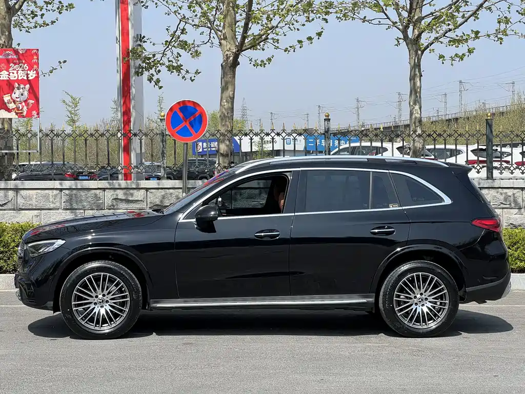 Mercedes-Benz GLC 2023 GLC 300 L 4MATIC 7 мест
