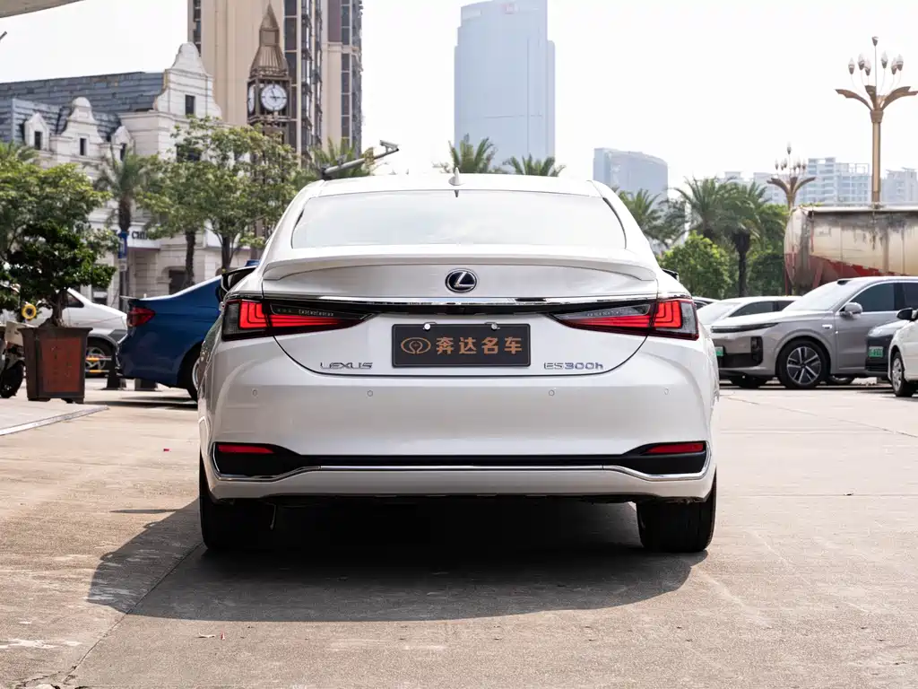 Lexus ES — миниатюра 5