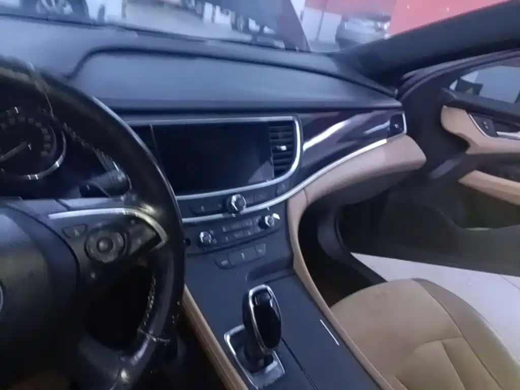 Buick LaCrosse — миниатюра 10