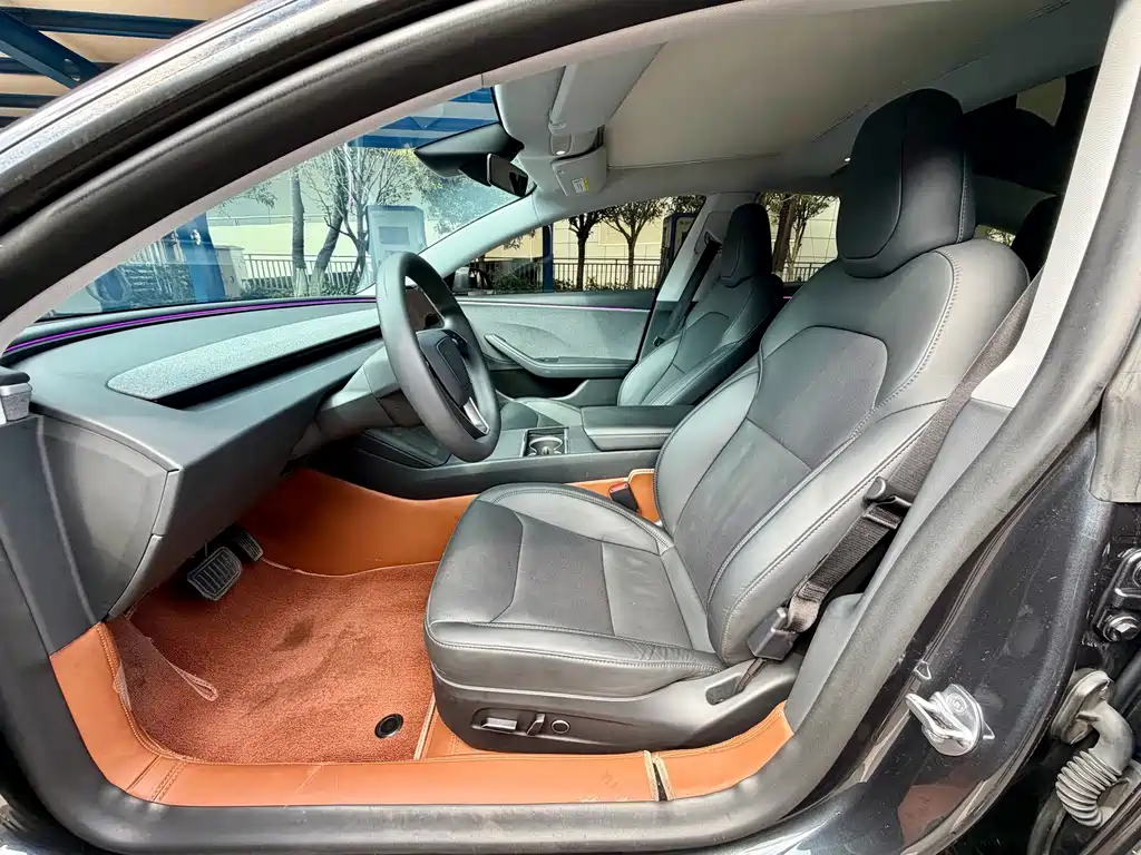 Tesla Model 3 — миниатюра 9