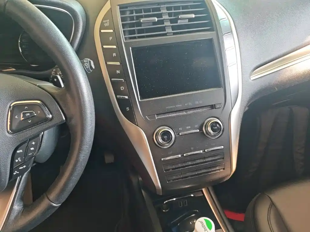 Lincoln MKC — миниатюра 14
