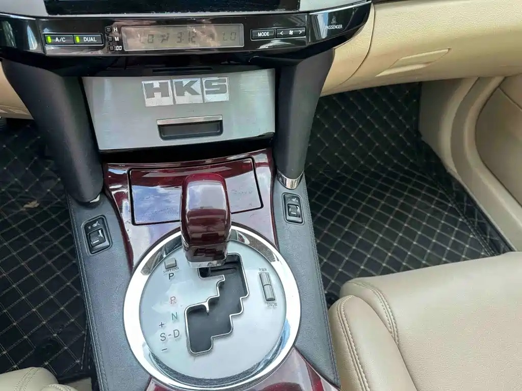Toyota Reiz — миниатюра 14