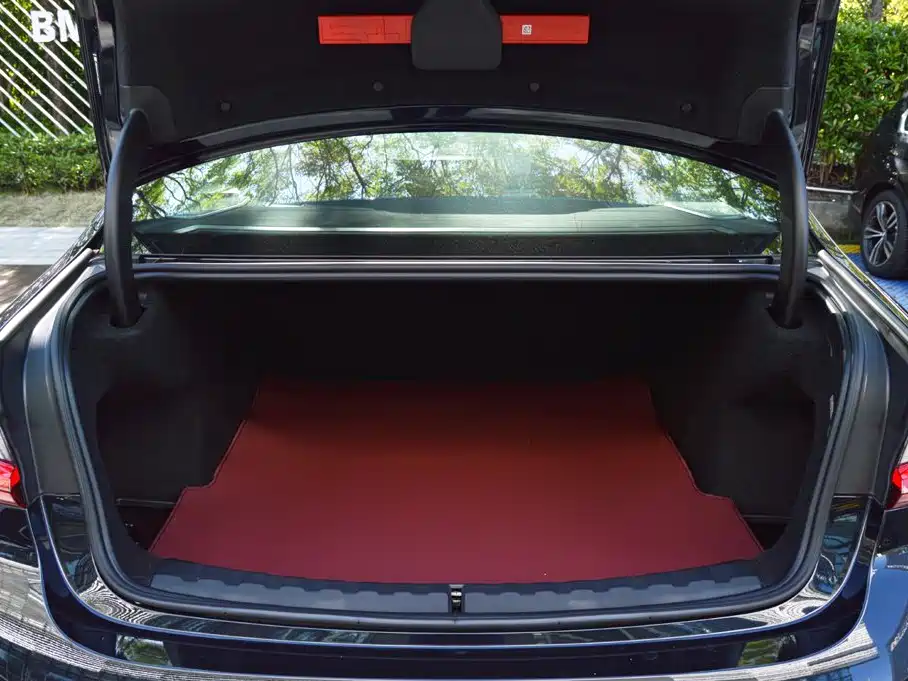 BMW 3 Series — миниатюра 13