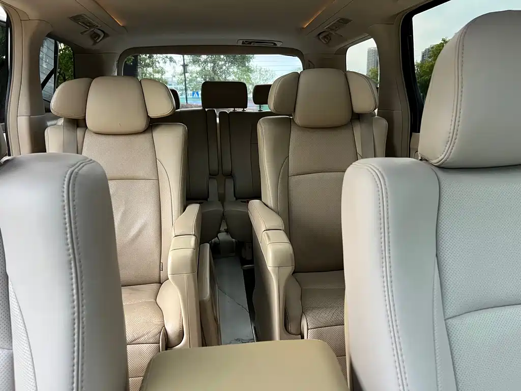 Toyota Alphard — миниатюра 15