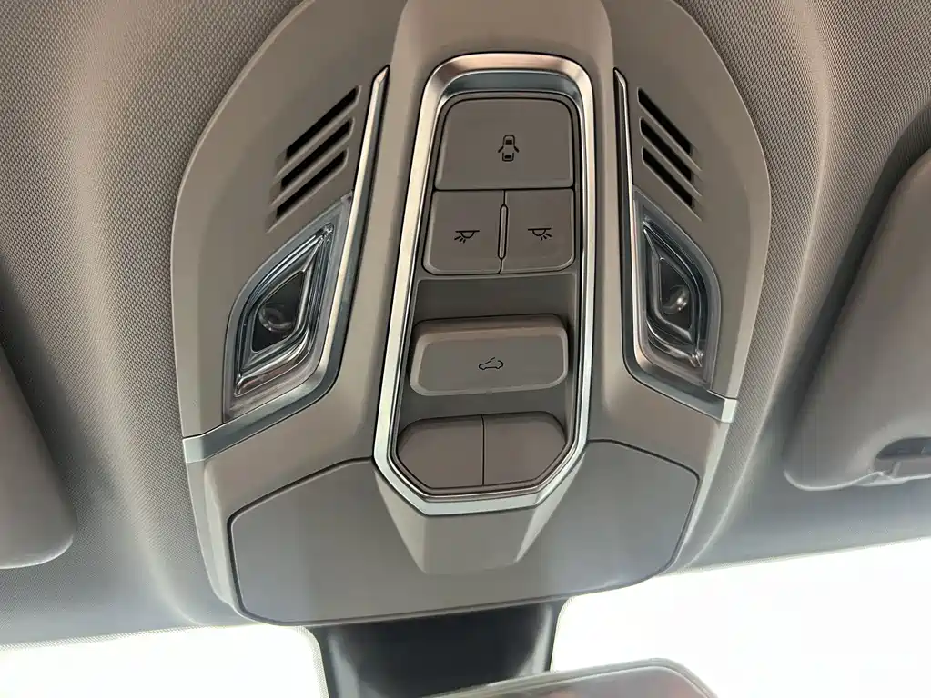 Wuling Jiachen 1.5T CVT Premium Flagship Type, фото 17