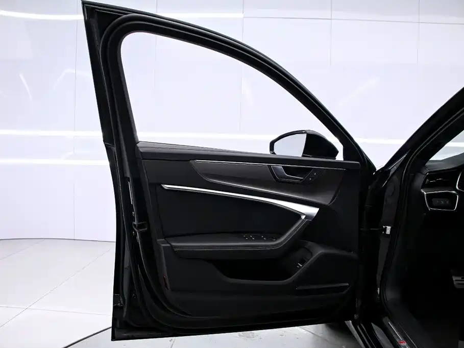 Audi A6L — миниатюра 12