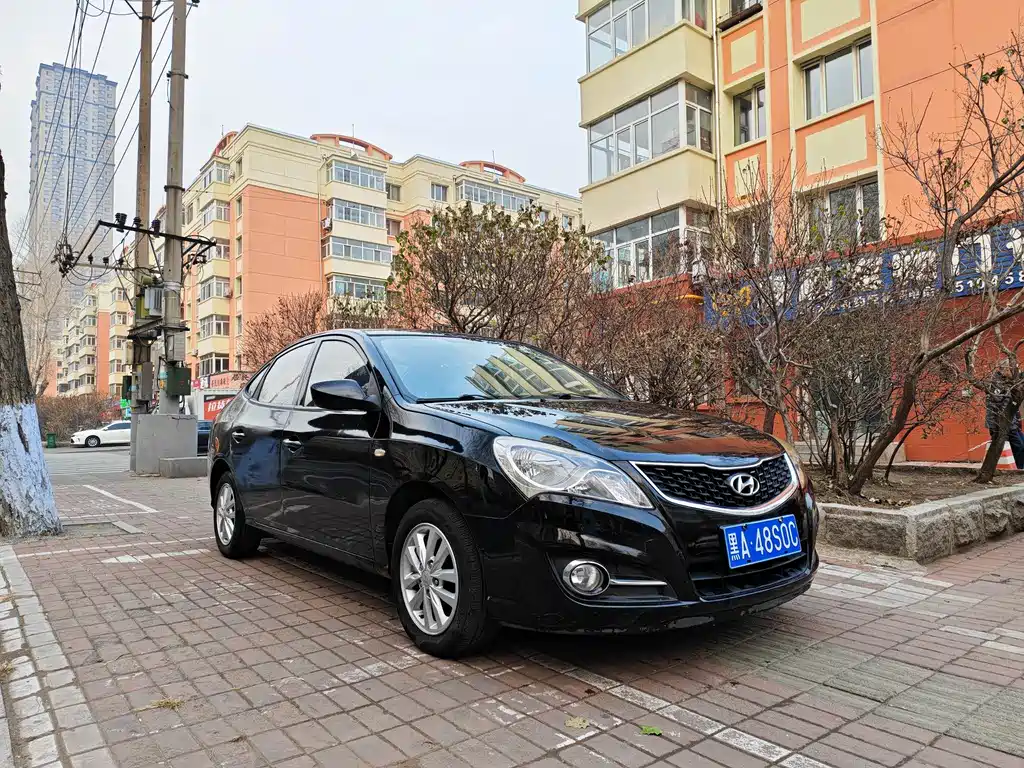 Hyundai Elantra 2015 1.6L AT Luxury