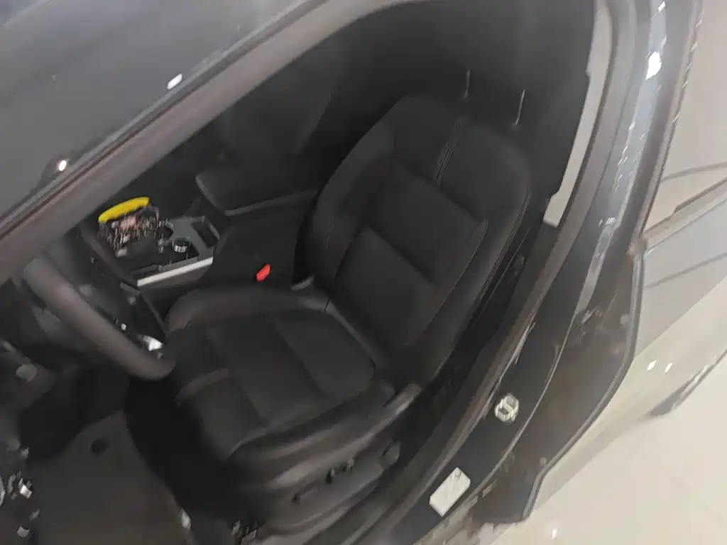 Chevrolet Blazer — миниатюра 8