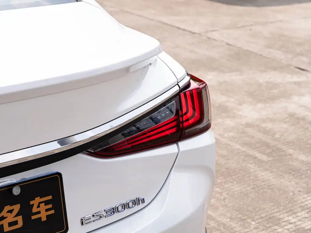 Lexus ES — миниатюра 7