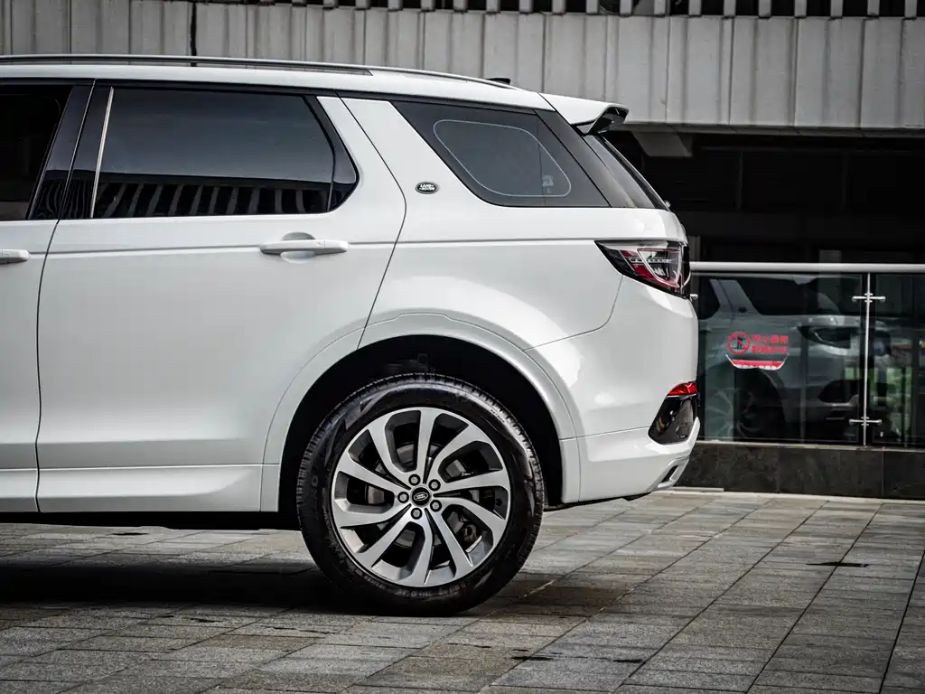 Land Rover Discovery Sport — миниатюра 8