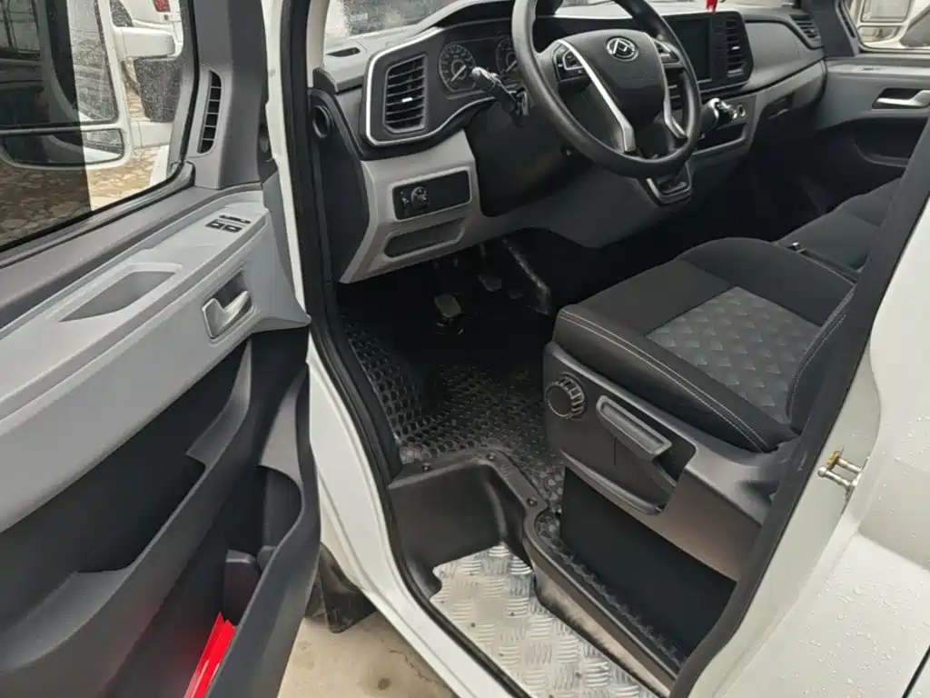 MAXUS V80 — миниатюра 16