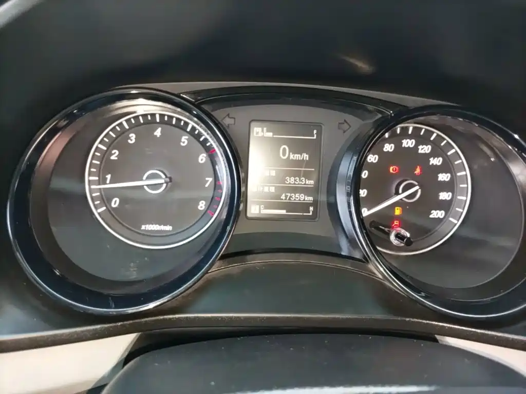 Wuling Hongguang PLUS — миниатюра 12