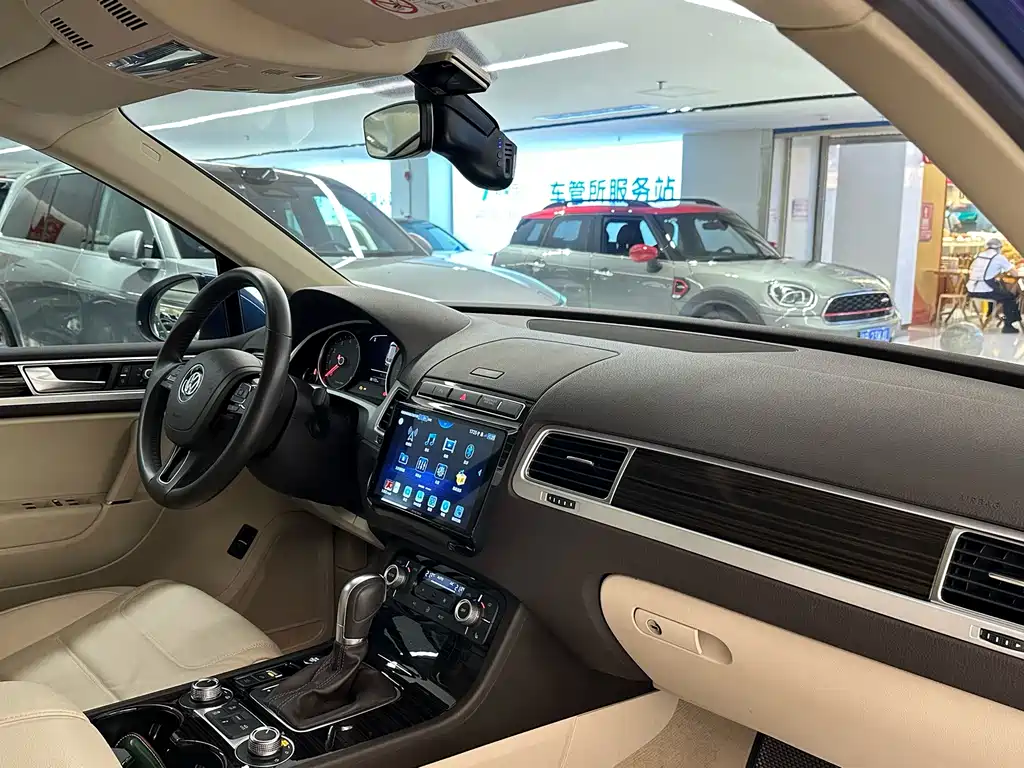 Volkswagen Touareg — миниатюра 14