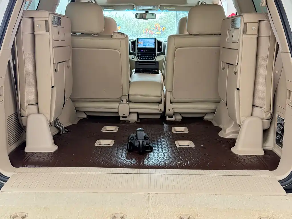 Toyota Land Cruiser 2012 4.0L AT VX
