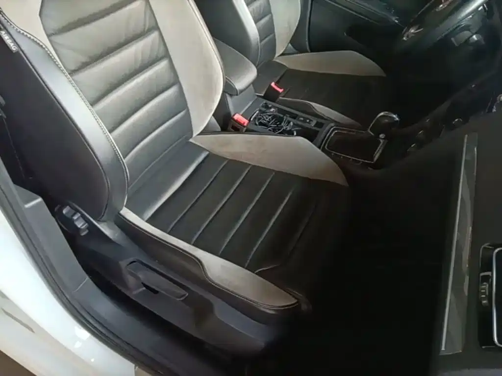 Volkswagen Golf — миниатюра 25