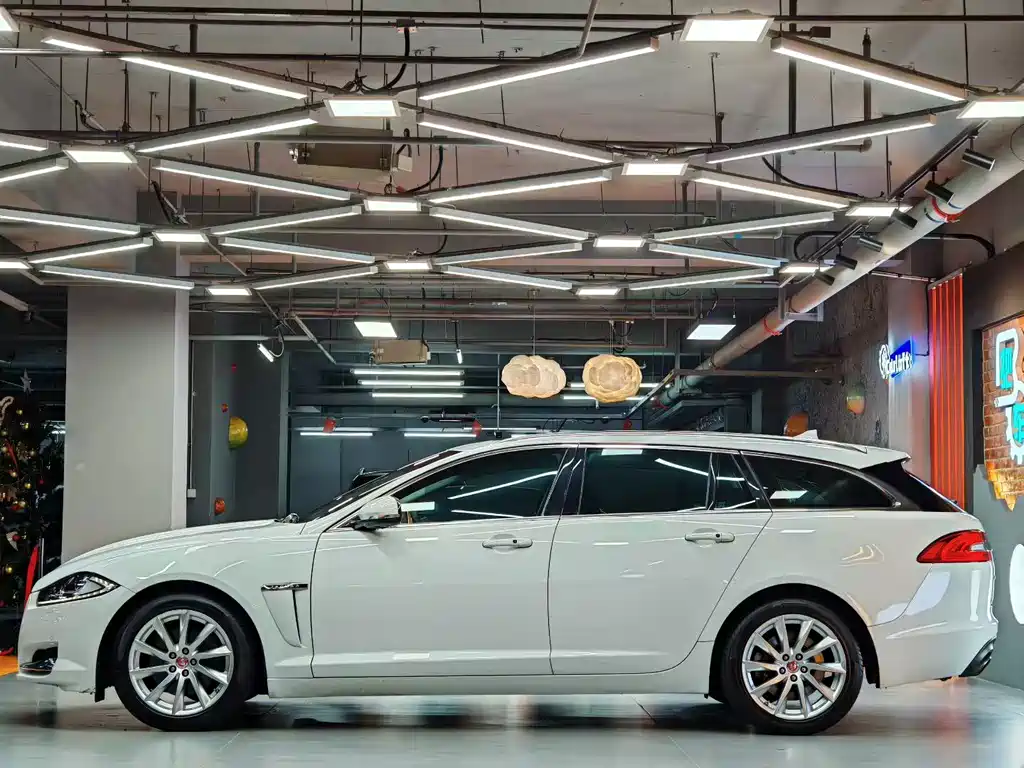 Jaguar XF — миниатюра 5