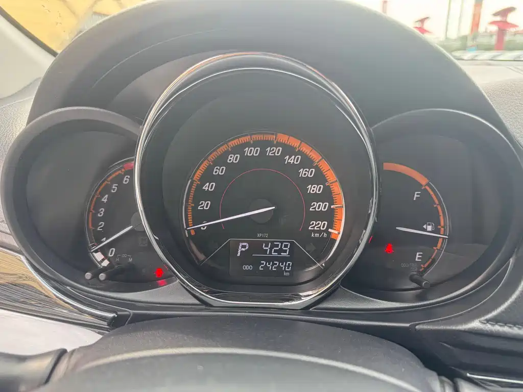 Toyota Yaris L — миниатюра 15