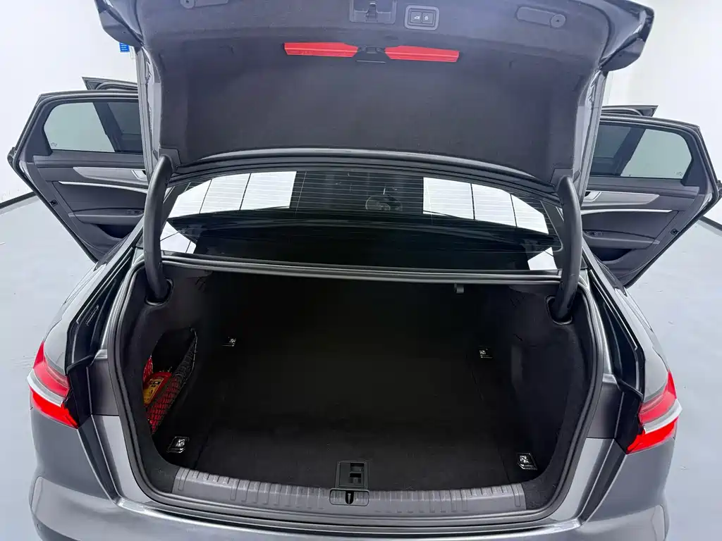 Audi A6L — миниатюра 6