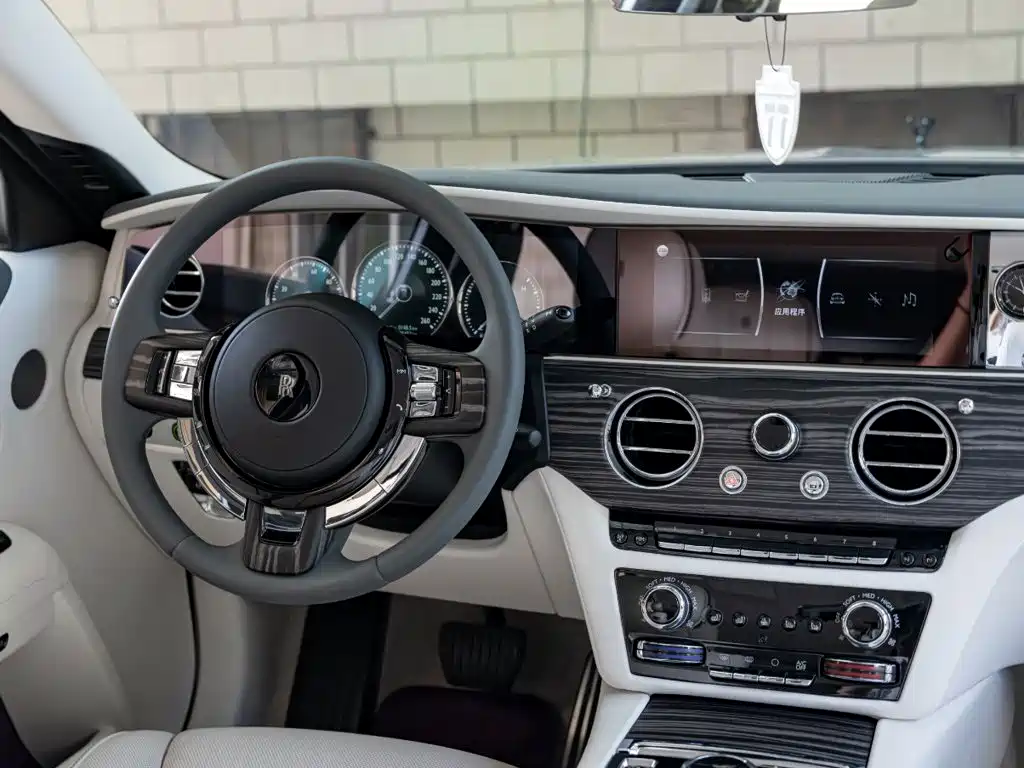 Rolls-Royce Ghost — миниатюра 13