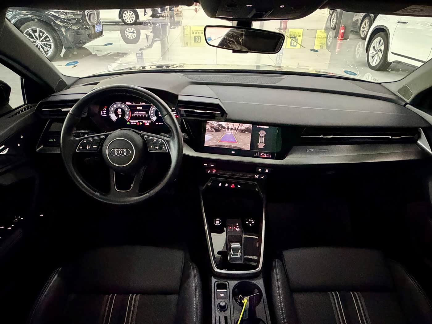 Audi A3 1.4 л 2023 г. Серебристо-серый, пробег 26000 км