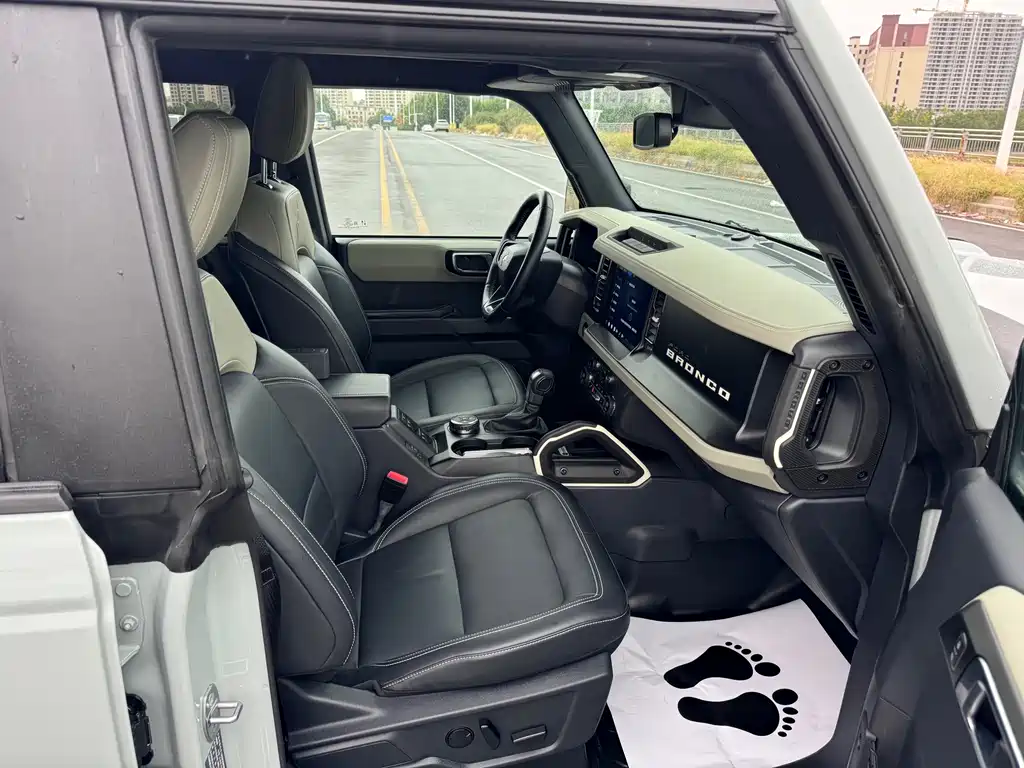 Ford Bronco — миниатюра 13
