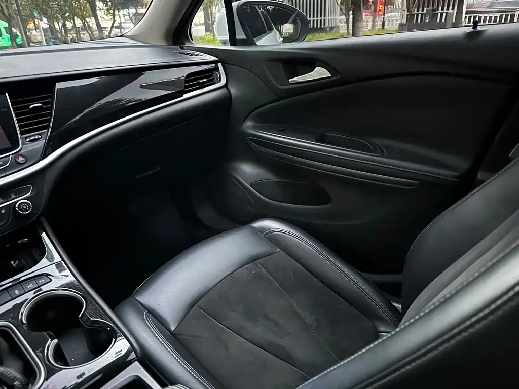 Buick Verano — миниатюра 9