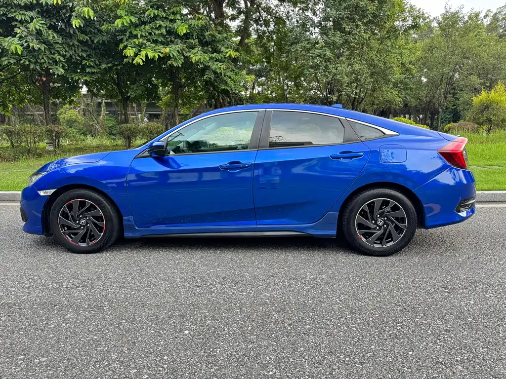 Honda Civic — миниатюра 7