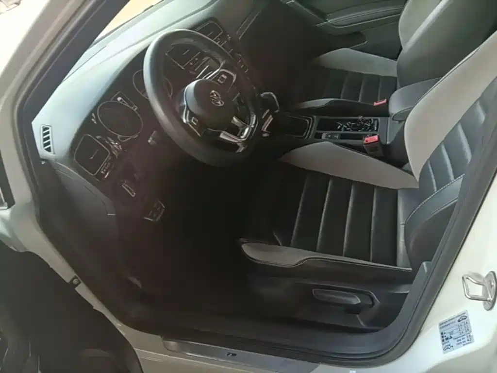 Volkswagen Golf — миниатюра 15